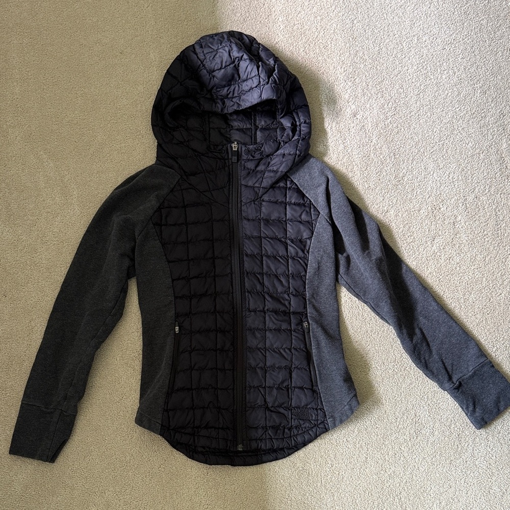 The North Face Women's Quilted Hoodie Jacket - Black & Dark Gray